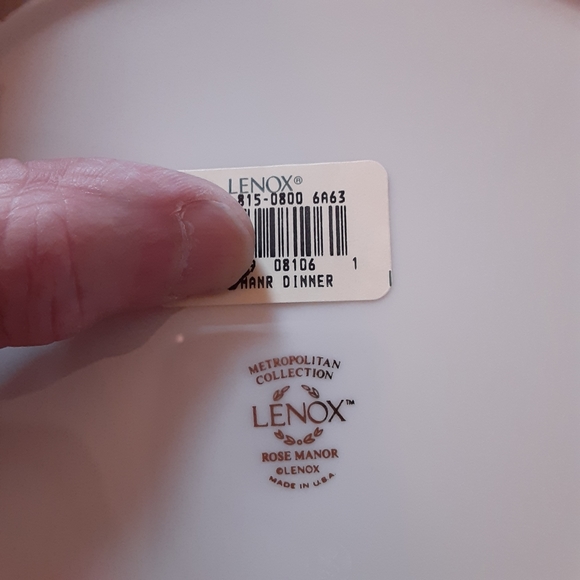 LENOX,  METROPOLITAN COLLECTION, Rose Manor, Dinner Plates (3) - Picture 2 of 4